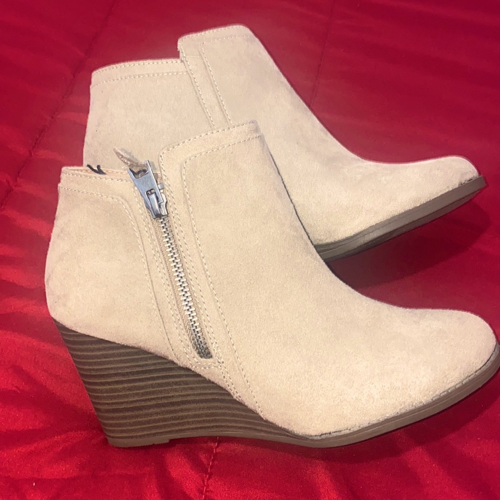 Wedge booties NWT